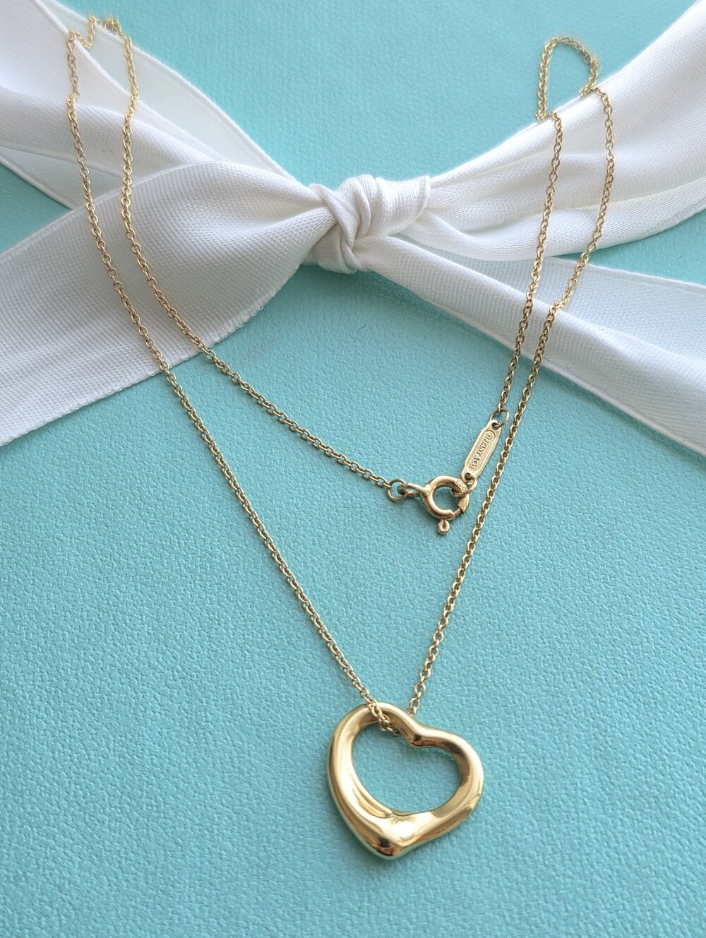 T&Co Peretti 18k gold open heart necklace